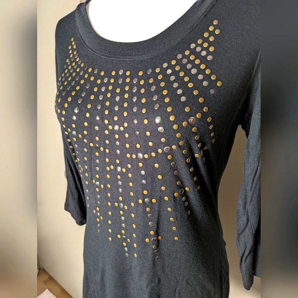 Studded 3/4 sleeve stretchy tunic top